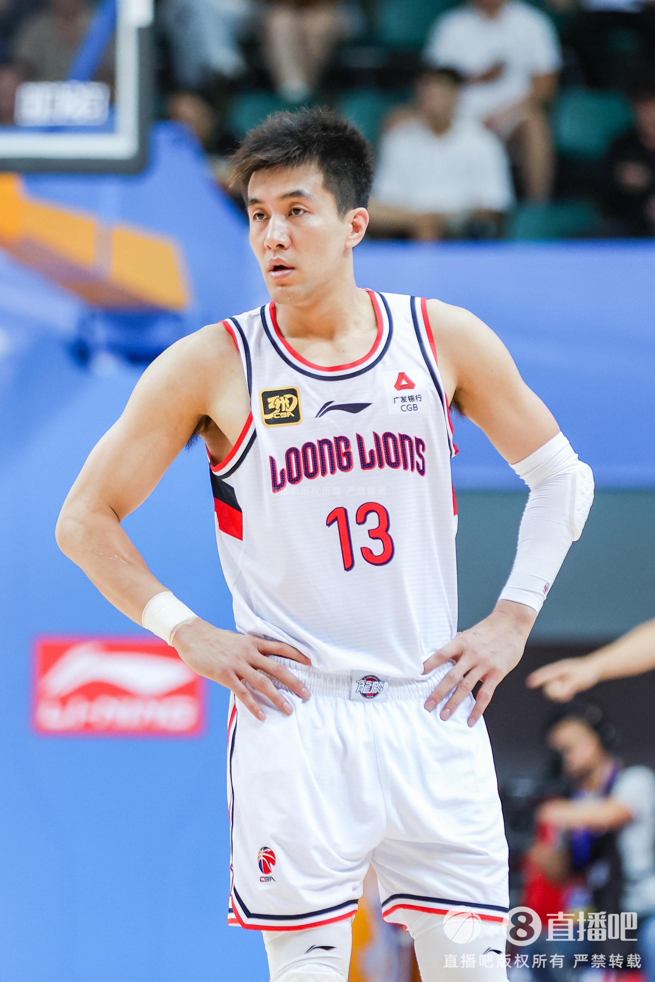 MK体育官方网站-媒体人：郭艾伦ACL 再想打出好状态已很难了 但CBA会有他一席之地
